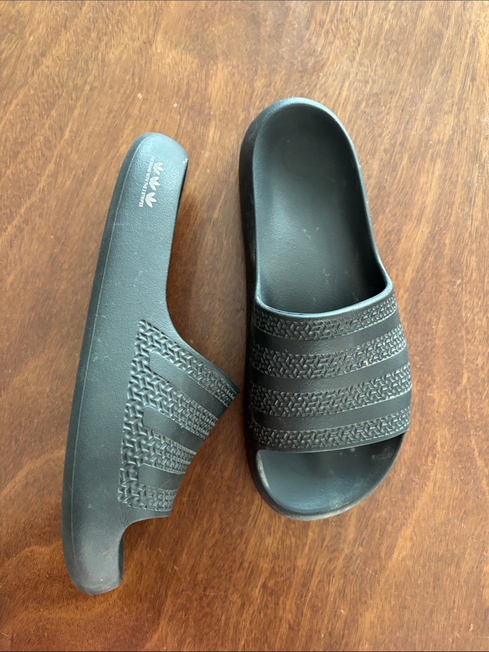 adidas Ayoon Black women Slide Sandals with Textured Straps